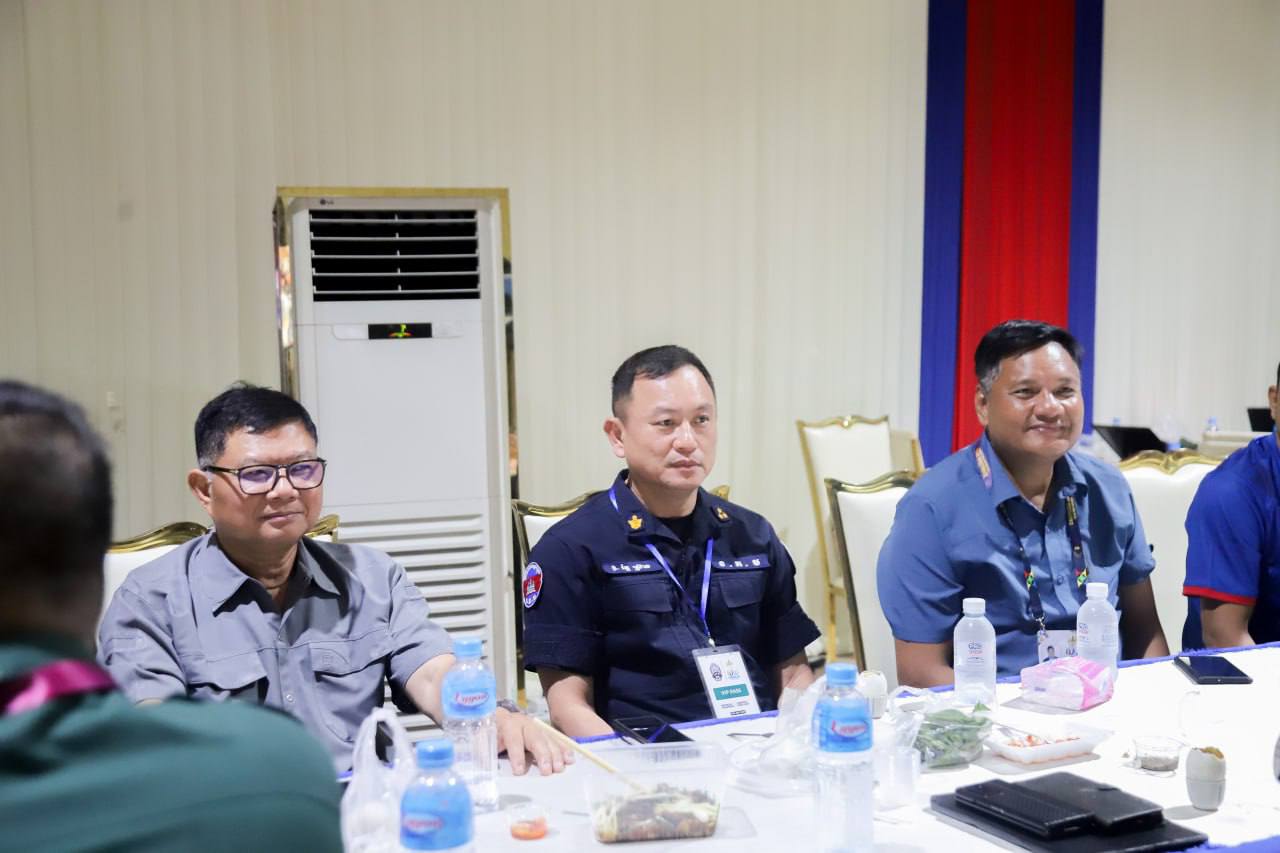 ឧត្តមសេនីយ៍ឯក រ័ត្ន ស្រ៊ាង ចុះដឹកនាំកម្លាំងអាវុធហត្ថរាជធានីភ្នំពេញដោយផ្ទាល់ ក្នុងការចូលរួមជាមួយកម្លាំងចម្រុះ ការពារសន្តិសុខ រក្សាសណ្តាប់ធ្នាប់ ការប្រកួតបាល់ទាត់រវាង កម្ពុជា vs ទីម័រខាងកើត