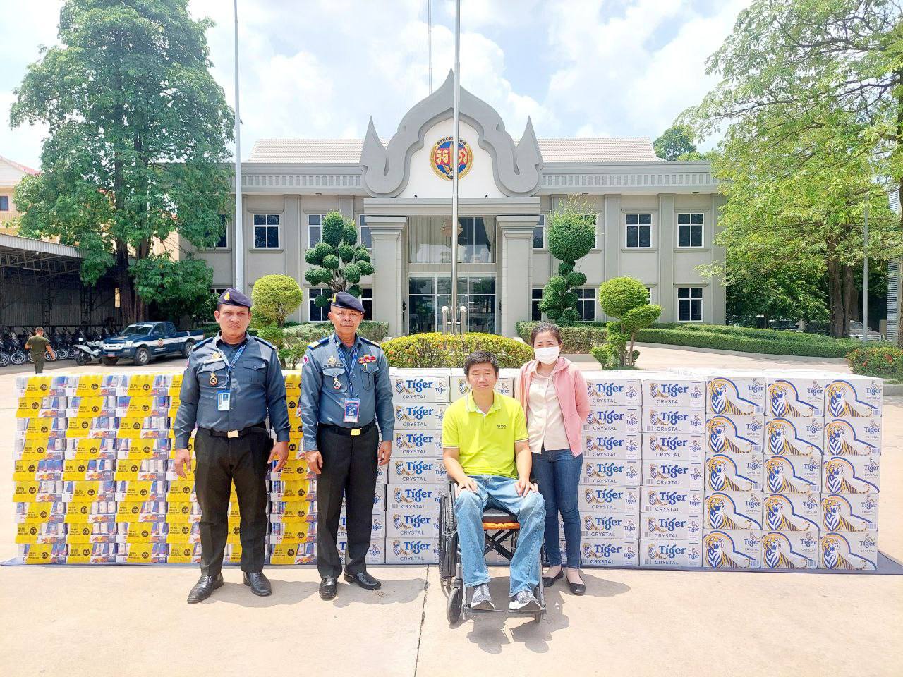 អាវុធហត្ថរាជធានីភ្នំពេញ សម្តែងនូវការថ្លែងអំណរគុណចំពោះ លោក សៀង ឆាង និង លោកស្រី!