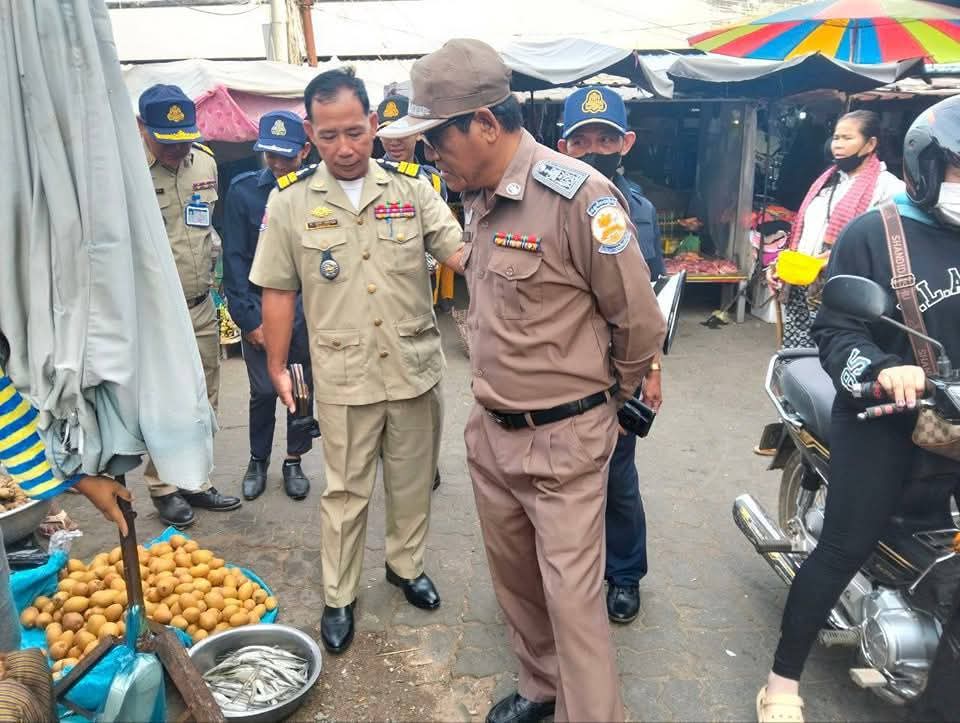 ដោយបានការណែនាំ និងចង្អុលបង្ហាញពីលោកឧត្ដមសេនីយ៍ទោ តេង ច័ន្ទណាត ស្នងការ នៃស្នងការដ្ឋាននគរបាលខេត្តកំពង់ឆ្នាំង កម្លាំងការិយាល័យនគរបាលសណ្តាប់ធ្នាប់ និងការិយល័យនគរបាលចរាចរណ៍ផ្លូវទឹក