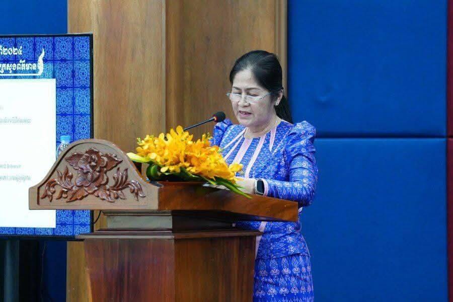 ថ្នាក់ដឹកនាំអគ្គនាយកដ្ឋានវិទ្យុជាតិកម្ពុជា អញ្ជើញធ្វើបទបង្ហាញពីវឌ្ឍនភាពការងាររបស់ខ្លួន ក្នុងសន្និបាតបូកសរុបលទ្ធផលការងារឆ្នាំ២០២៤ និងលើកទិសដៅការងារឆ្នាំ២០២៥របស់ក្រសួងព័ត៌មាន