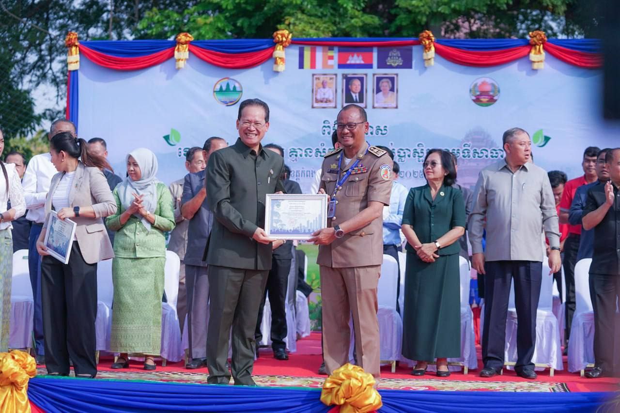 រដ្ឋមន្ដ្រីក្រសួងបរិស្ថាន ត្រូវកុំបីយ៉ាង: កុំដុតប្លាស្ទិក កុំចោលប្លាស្ទិកក្នុងទឹក កុំកប់ប្លាស្ទិកក្នុងដី