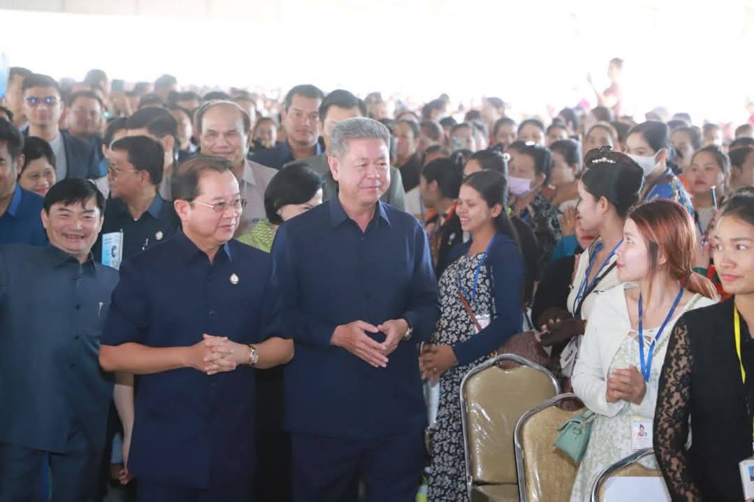 ឯកឧត្តម គួច ចំរើន អភិបាល នៃគណៈអភិបាលខេត្តកណ្តាល អញ្ជើញចូលរួមក្នុងយុទ្ធនាការផ្សព្វផ្សាយដេីម្បីទប់ស្កាត់ជំងឺ មិនឆ្លងជូន​ដល់កម្មករនិយោជិតនៅតាមសហគ្រាស គ្រឹះស្ថាន