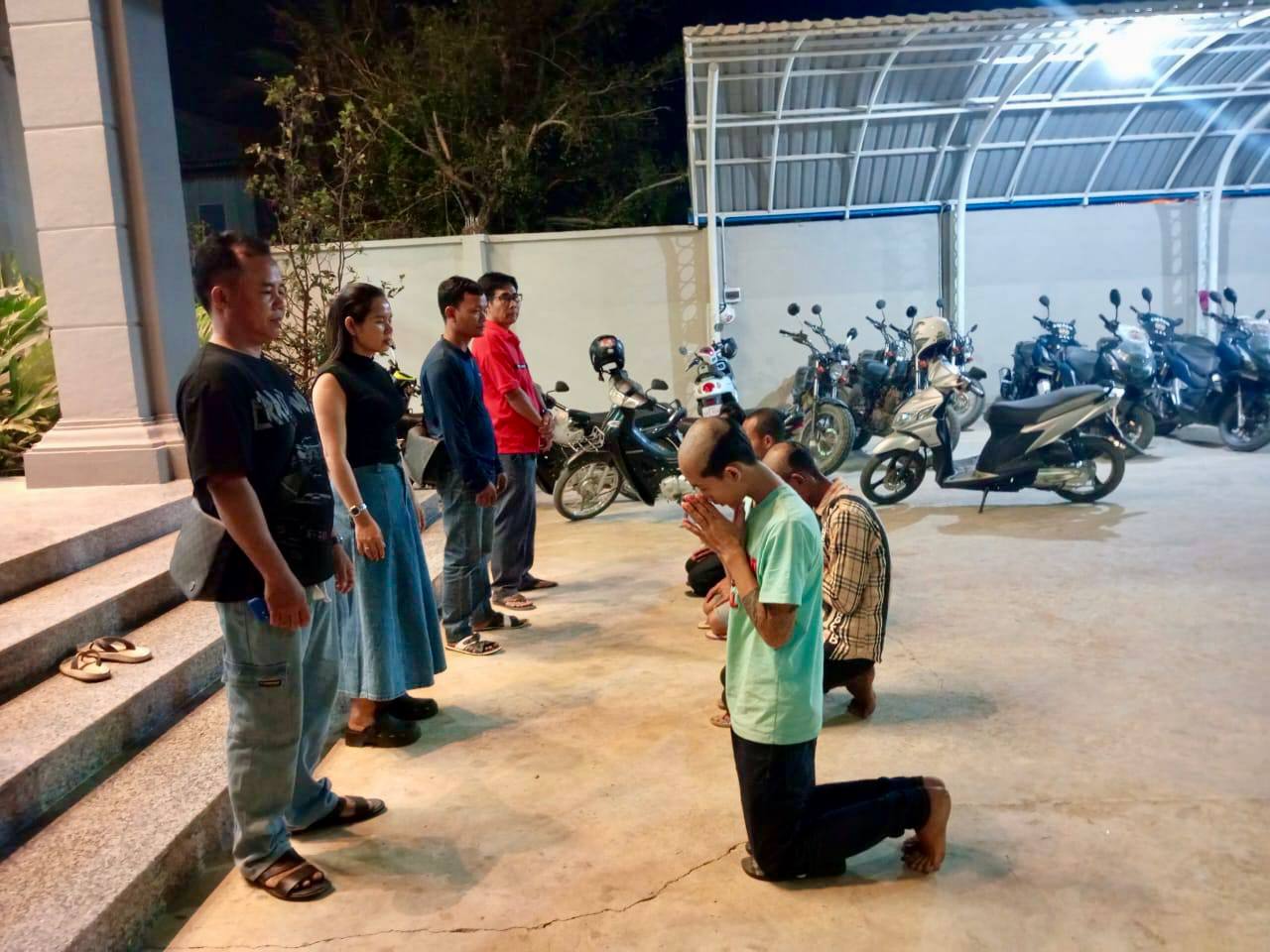 អាវុធហត្ថរាជធានីភ្នំពេញ ដាក់វិន័យរដ្ឋបាល ដោយកោសក់ ទៅលើក្មេងទំនើង០៤នាក់ ព្រមទាំងដកហូតម៉ូតូរក្សាទុក ០៣ខែ!