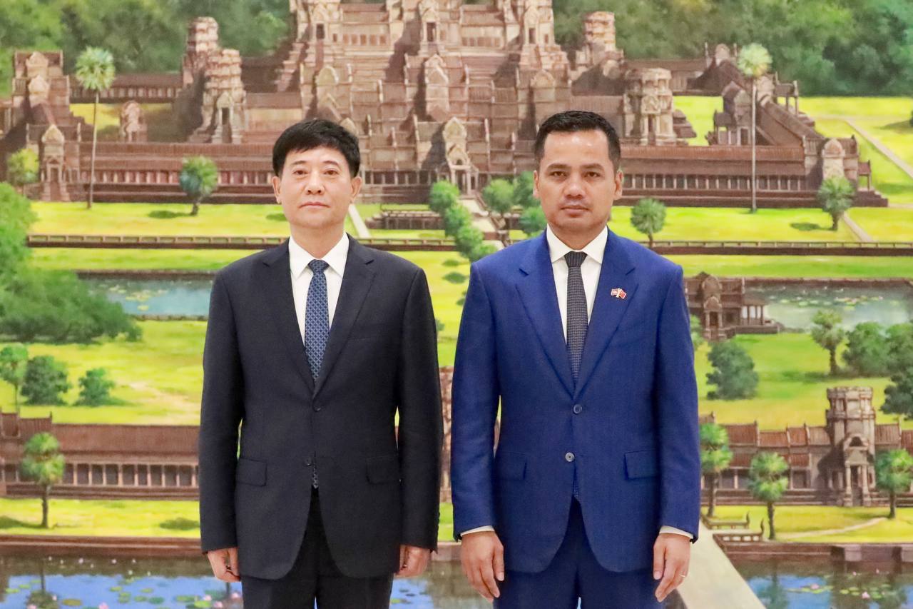 ឯកឧត្តមអភិសន្តិបណ្ឌិត ស សុខា និងឧបការីរដ្ឋមន្ត្រីក្រសួងសន្តិសុខសាធារណៈចិន វាយតម្លៃខ្ពស់ចំពោះកិច្ចសហប្រតិបត្តិការអនុវត្តច្បាប់!