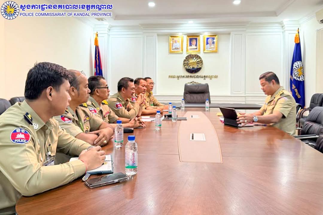 លោកឧត្តមសេនីយ៍ទោ ឈឿន សុចិត្ត ស្នងការនគរបាលខេត្តកណ្តាល ចាត់លោកឧត្តមសេនីយ៍ត្រី ឡាក់ ម៉េងធី ស្នងការរងទទួលផែនព្រហ្មទណ្ឌ