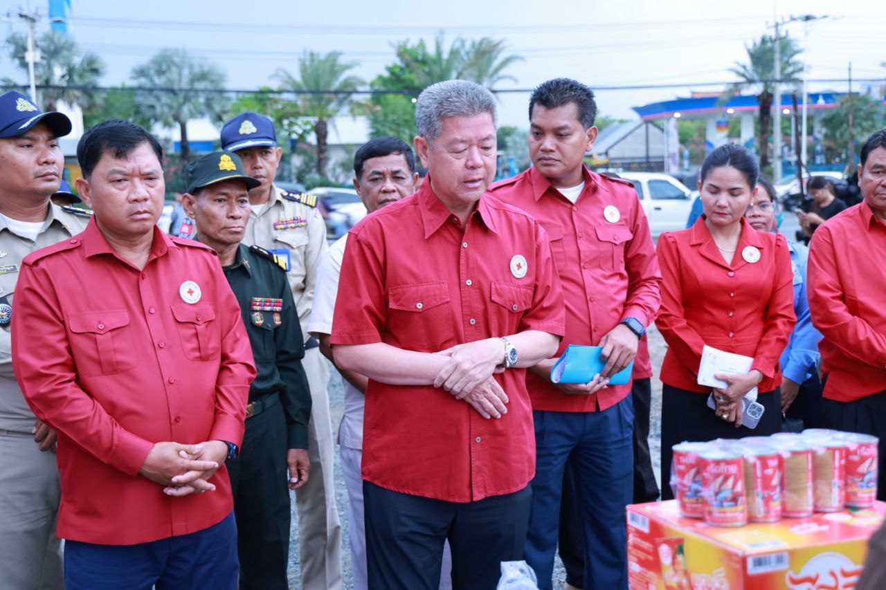 ប្រជាពលរដ្ឋរងគ្រោះដោយអគ្គិភ័យឆេះផ្ទះ ចំនួន៥គ្រួសារ នៅស្រុកអង្គស្នួល ទទួលអំណោយមនុស្សធម៌ពីសាខាកាកបាទក្រហមកម្ពុជាខេត្តកណ្តាល