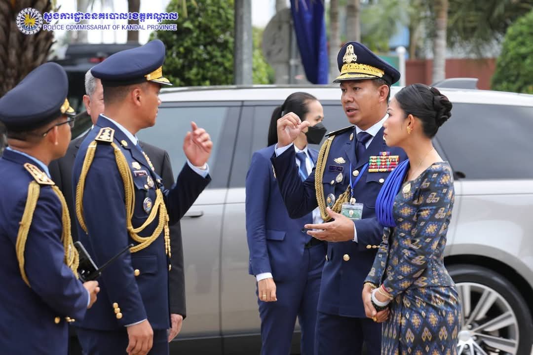 លោកឧត្តមសេនីយ៍ទោ ឈឿន សុចិត្ត ស្នងការនគរបាលខេត្តកណ្តាល បានអញ្ជើញចូលរួមនិងដឹកនាំកងកម្លាំងនគរបាលក្រោមឱវាទសហការការពារសន្តិសុខ