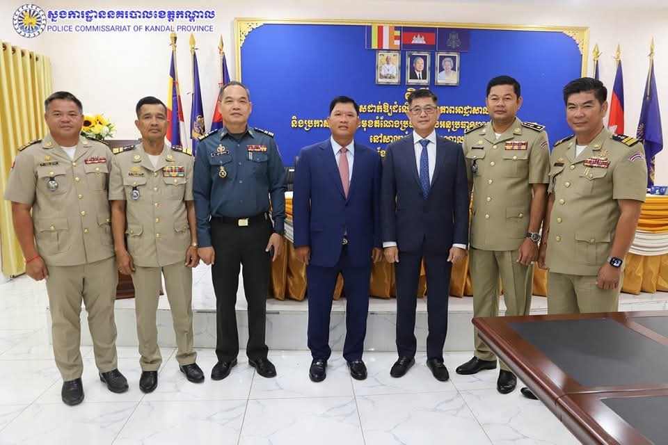 លោកឧត្តមសេនីយ៍ទោ ឈឿន សុចិត្ត ស្នងការនគរបាលខេត្តកណ្តាល បានចាត់លោកឧត្តមសេនីយ៍ត្រី ឡាក់ ម៉េងធី ស្នងការរងជាតំណាងចូលរួមក្នុងពិធីប្រកាសដាក់ឱ្យដំណើរការអង្គភាពអាជ្ញាសាលា