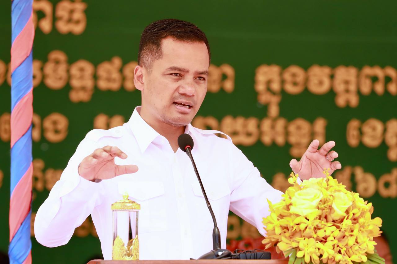 ឯកឧត្តមសន្តិបណ្ឌិត ស សុខា អញ្ជើញសម្ពោធសមិទ្ធផលវត្តពានរោង ស្រុកស្វាយអន្ទរ និងណែនាំអាជ្ញាធរ យកចិត្តទុកដាក់លើសុខទុក្ខពលរដ្ឋ