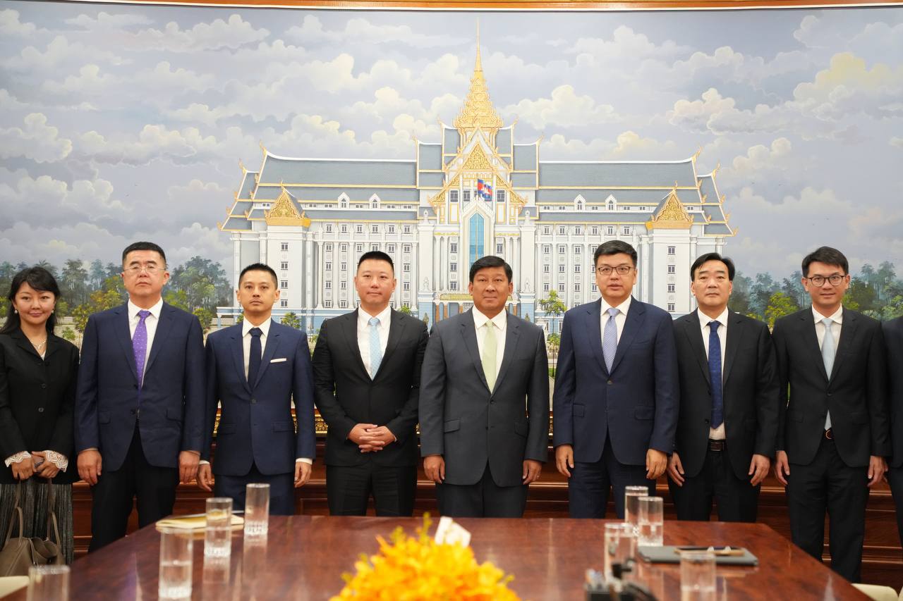 ឯកឧត្តមឧបនាយករដ្ឋមន្ត្រី សាយ សំអាល់ រដ្ឋមន្ត្រីក្រសួងរៀបចំដែនដី នគរូបនីយកម្ម និងសំណង់ បានទទួលជួបពិភាក្សាការងារជាមួយប្រតិភូមូលនីធិ Yellow River Delta Fund និង