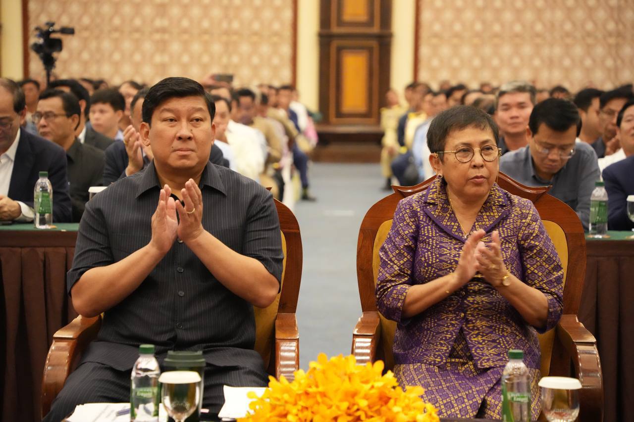 ក្រសួងរៀបចំដែនដី នគរូបនីយកម្ម និងសំណង់ ក្រសួងវប្បធម៌ និងវិចិត្រសិល្បៈ និងរដ្ឋបាលខេត្តសៀមរាប​ បានរៀបចំកិច្ចពិគ្រោះយោបល់លើកទី៣ លើការកំណត់លក្ខខណ្ឌនៃការប្រើប្រាស់ដី និងការគ្រប់គ្រងនគរូបនីយកម្ម និងសំណង់ ក្នុងតំបន់រមណីយដ្ឋានបេតិកភណ្ឌពិភពលោកអង្គរ