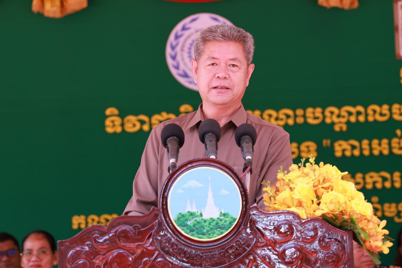 ឯកឧត្តម គួច ចំរើន អភិបាល នៃគណៈអភិបាលខេត្តកណ្តាល បានស្នើដល់មន្រ្តីរាជការ កងកម្លាំងប្រដាប់អាវុធ សិស្សនិស្សិត ប្រជាពលរដ្ឋទាំងអស់ មានការឯកភាពជាតិ រួបរួមគ្នាជាខឿនការពារជាតិយ៉ាងរឹងមាំ ដោយជឿទុកចិត្តលើរាជរដ្ឋាភិបាលកម្ពុជា និងផ្តល់ការគាំទ្រដល់កងទ័ពកម្ពុជាដែលកំពុងឈរជើងការពារបូរណភាពទឹកដីយ៉ាងអង់អាចក្លាហាននៅតាមបណ្តោយព្រំដែនកម្ពុជាថៃ