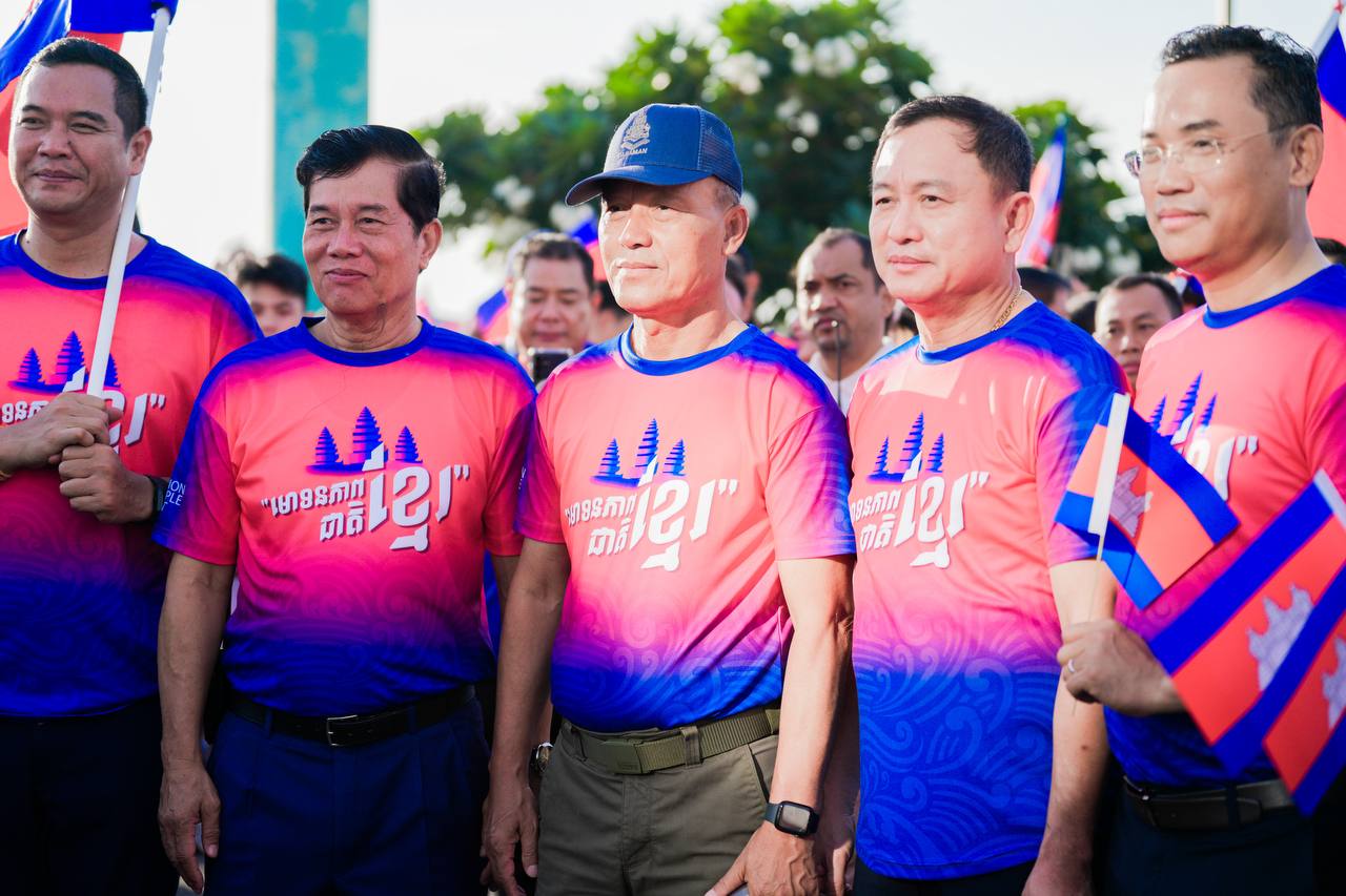 មេអាវុធហត្ថភ្នំពេញ បង្ហាញការគាំទ្ររាជរដ្ឋាភិបាលពេញទំហឹង ក្នុងការដោះស្រាយបញ្ហាព្រំដែន!