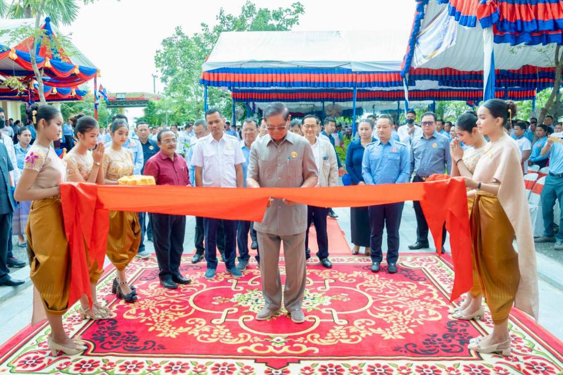 ពិធីសម្ពោធដាក់ឱ្យប្រើប្រាស់ជាផ្លូវការអគារ ១ខ្នង នៅក្នុងស្នាក់ការគណបក្សប្រជាជនកម្ពុជា ស្រុកពោធិ៍រៀង