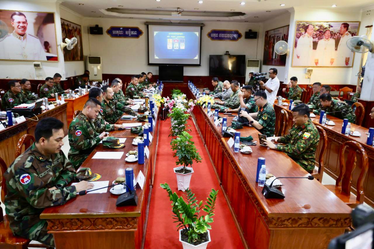 អនុព័ន្ធយោធាម៉ាឡេស៊ីប្រចាំកម្ពុជា ដឹកនាំប្រតិភូសមាជិកសរុប៧ប្រទេស អញ្ជើញដល់យោធភូមិភាគទី៥ ខេត្តបាត់ដំបង