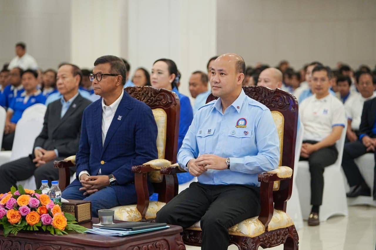 ឯកឧត្ដមបណ្ឌិតសភាចារ្យ ហង់ ជួន ណារ៉ុន ឧបនាយករដ្ឋមន្ត្រី រដ្ឋមន្ត្រីក្រសួងអប់រំ យុវជន និងកីឡា និងឯកឧត្តម ហ៊ុន ម៉ានី ឧបនាយករដ្ឋមន្ត្រី រដ្ឋមន្ត្រីក្រសួងមុខងារសាធារណៈ និងជាប្រធានសហភាពសហព័ន្ធយុវជនកម្ពុជា បានអញ្ជើញជាគណៈអធិបតី ក្នុងពិធី..