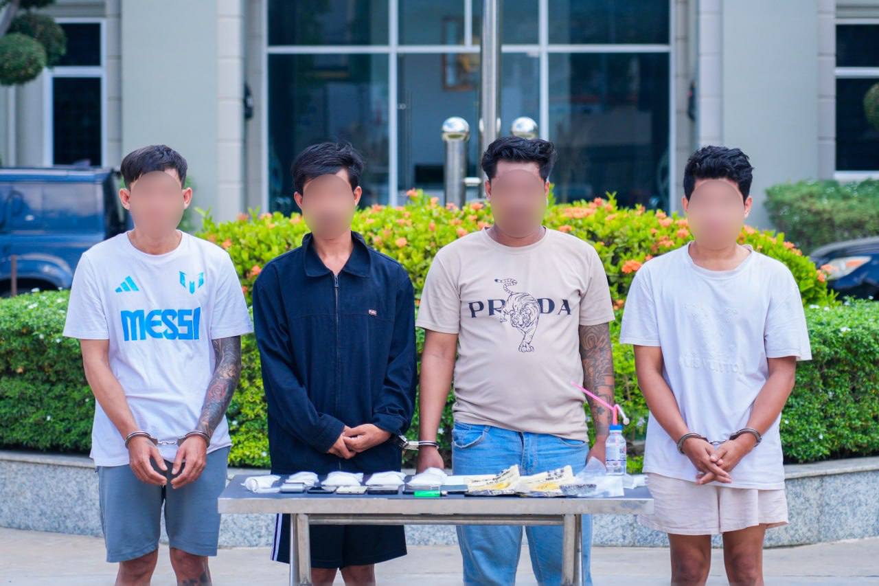 អាវុធហត្ថរាជធានីភ្នំពេញ ឃាត់ខ្លួនសង្ស័យ០៤នាក់ បញ្ជូនទៅតុលាការ ពាក់ព័ន្ធករណីគ្រឿងញៀន! 