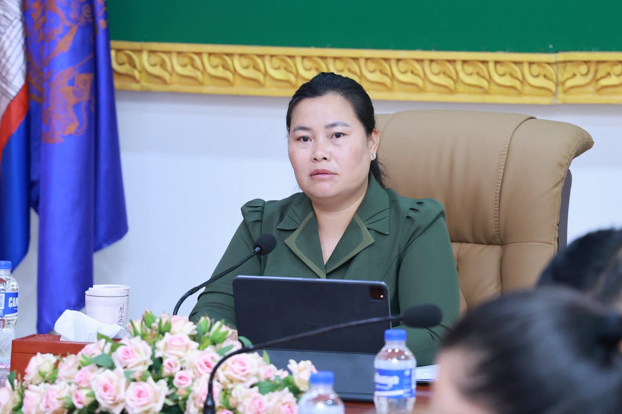 រដ្ឋបាលខេត្តកណ្តាល បើកកិច្ចប្រជុំបូកសរុបលទ្ធផលការងារប្រចាំខែមេសា ២០២៦និងលើកទិសដៅបន្តរបស់គណៈកម្មាធិការប្រយុទ្ធប្រឆាំងអំពើជួញដូរមនុស្ស ខេត្តកណ្តាល..