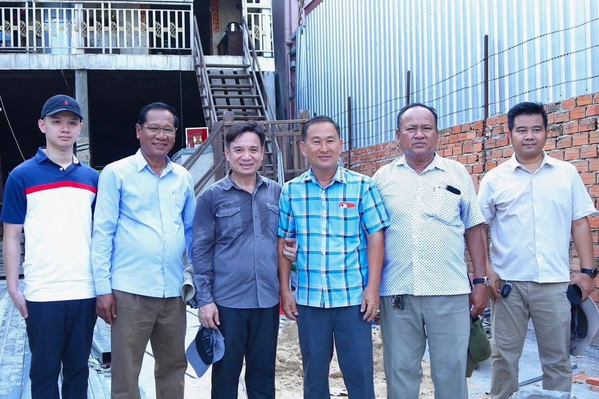 អាជ្ញាធរខេត្តកណ្តាល បន្តចុះរៀបចំសណ្តាប់ធ្នាប់សាធារណៈ នៅតាមបណ្តាផ្លូវលេខ២០៦ ក្នុងភូមិសាស្ត្រក្រុងតាខ្មៅ ខេត្តកណ្តាល ដើម្បីលើកកម្ពស់សោភ័ណ្ឌភាពសាធារណៈ…